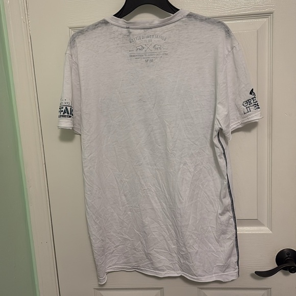 4/$50 ✨✨ Buffalo men’s v-neck t-shirt - Picture 3 of 3